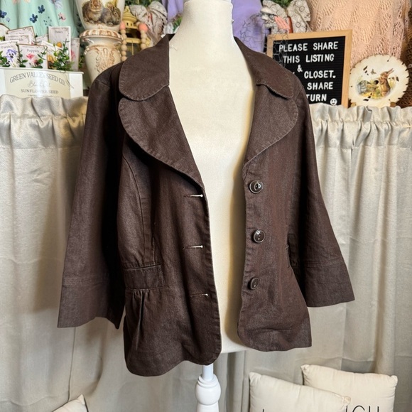 Cato Brown Blazer with Cropped Length and Notched Lapel - Picture 10 of 13